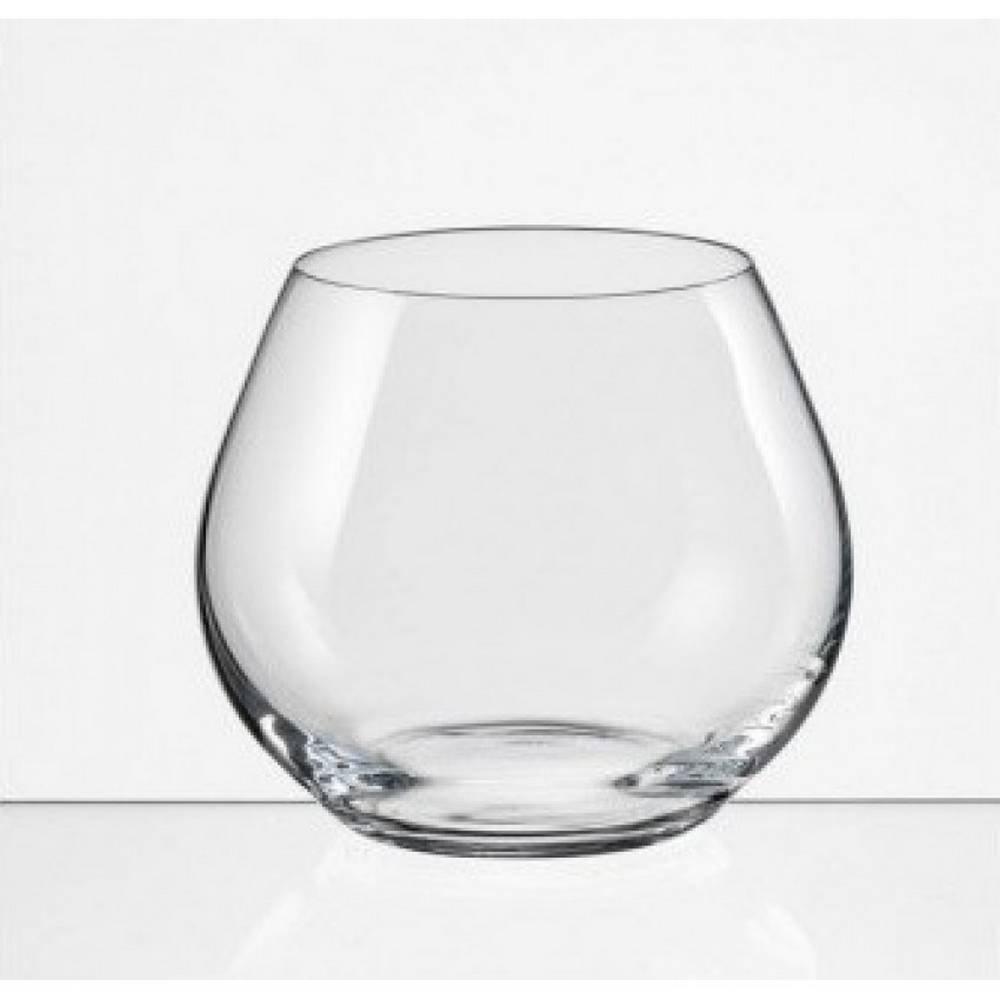 crystalex glass amoroso 340 ml 2 The advantage of Amoroso glasses is their plump shape, which very well keeps the relaxing aromatic substances of the drink inside and thus enhances the tasting experience.
