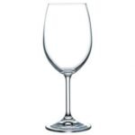 Try it with a set of these six glasses in a modern design, into which you can pour red and white wine.