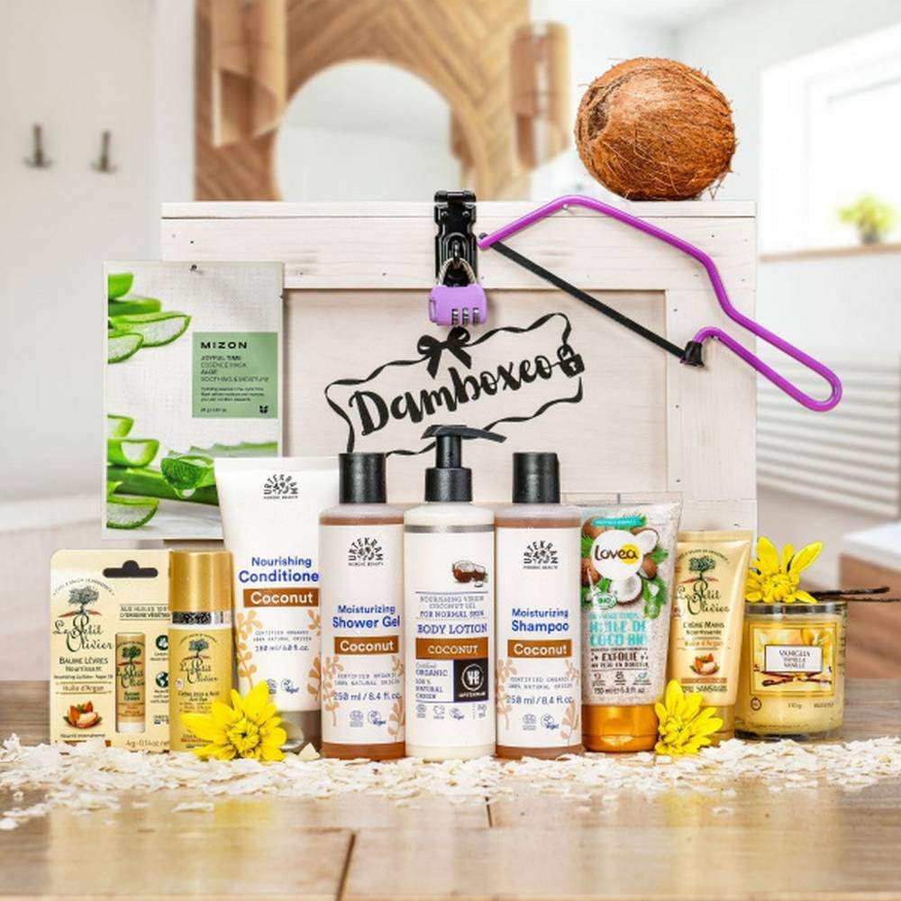 chest with luxury cosmetics coconut argan oil chateau saw code GIFT BOX FOR WOMEN WITH LOCK AND SAW