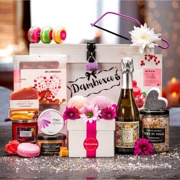 GIFT BOX FOR WOMEN WITH LOCK AND SAW