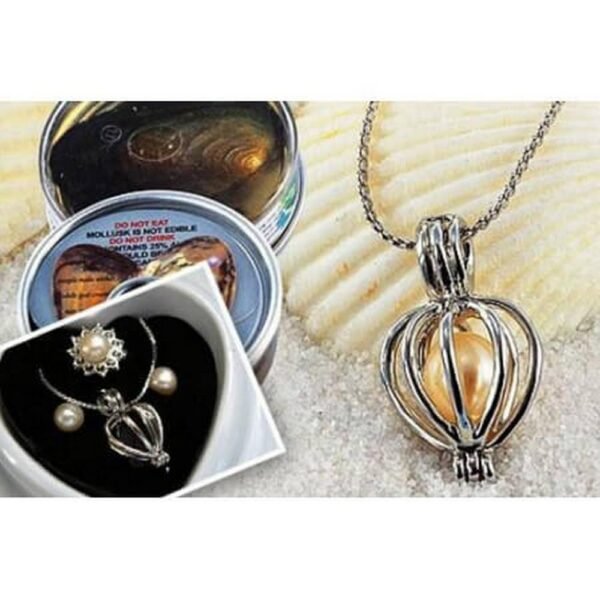 Luxurious gift for women at Christmas
