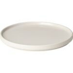 Porcelain plates