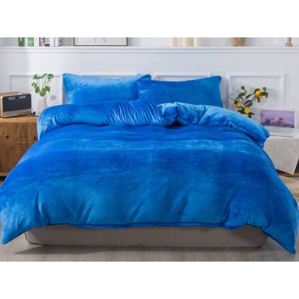 Pillow dimensions: 70x90cm