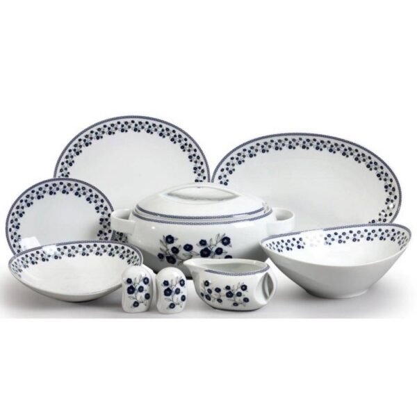 This magnificent set will decorate any family dinner.