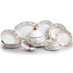This is the perfect dinner set for a family dinner.