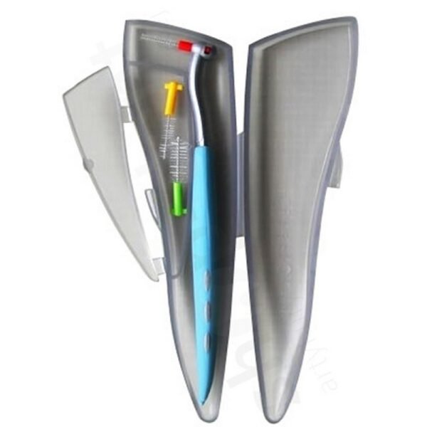 Brushes of three sizes, a long holder and a storage case with a practical pocket for spare brushes.