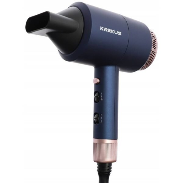 The technology constantly checks the condition of your hair and adjusts drying settings to suit your hair's unique needs, maintaining up to 95% of its natural hydration.
