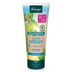 The shower with a mild care formula improves the skin's feeling during and after showering.