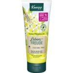 The herbal care formula improves the skin's feel during and after showering.