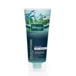 The herbal care formula preserves the skin's moisture and protects it from drying out.